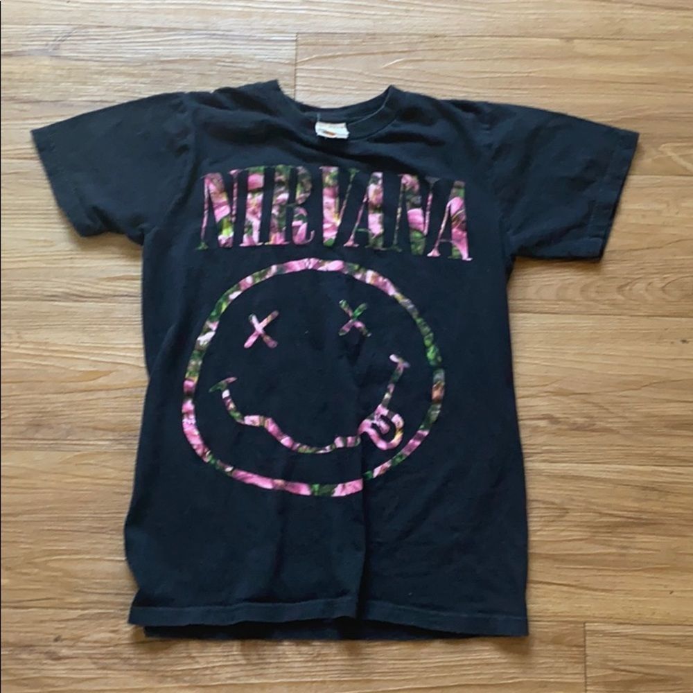 Vintage Nirvana: Relive the Grunge Era with Bay Island's Iconic Tee